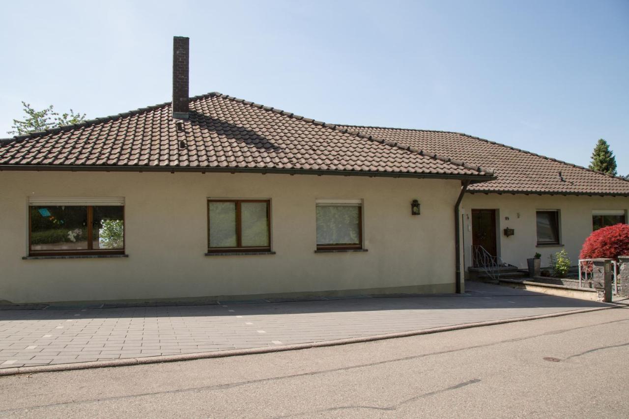 Ferienwohnung Am Kahlenberg - Рингсхайм Екстериор снимка